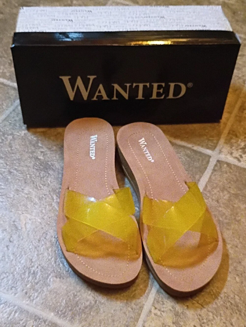 WANTED Seaglass Yellow Cross-Strap Slide Sandals NWT/Box, Women's Size 6 M